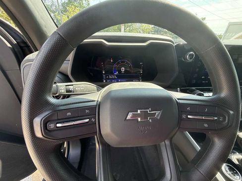 Used 2023 Chevrolet Colorado Trail Boss w/ Technology Package AWD/4WD image 11