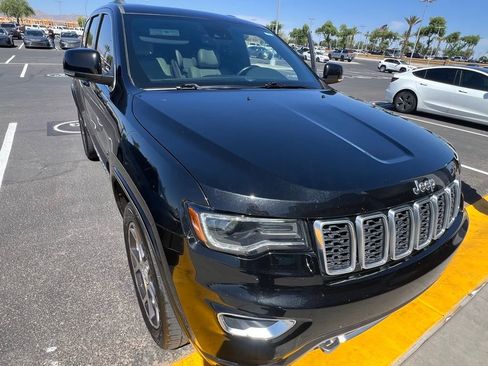 Used 2018 Jeep Grand Cherokee Limited RWD image 2