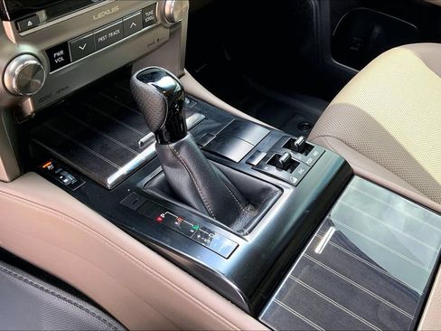 Used 2020 Lexus GX 460 Premium w/ Premium Package AWD/4WD image 17