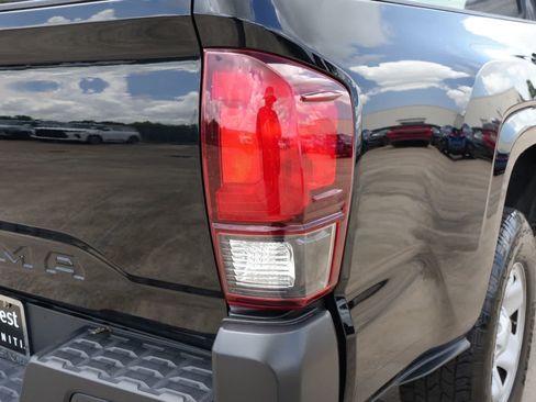 Used 2020 Toyota Tacoma SR RWD image 18