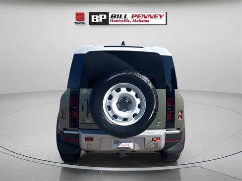 Used 2022 Land Rover Defender 110 image 4
