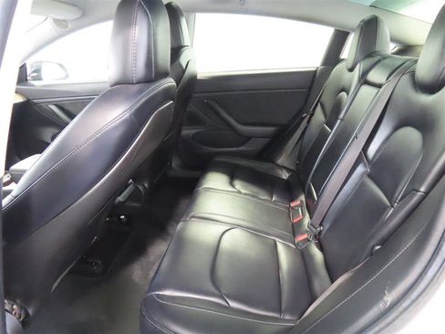 Used 2018 Tesla Model 3 Long Range RWD image 25
