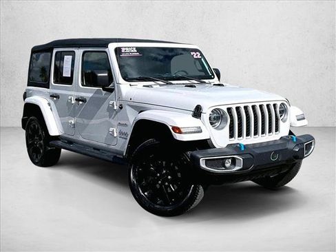 Used 2022 Jeep Wrangler Unlimited Sahara w/ Safety Group image 11