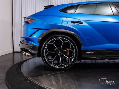 Used 2024 Lamborghini Urus Performante AWD/4WD image 21