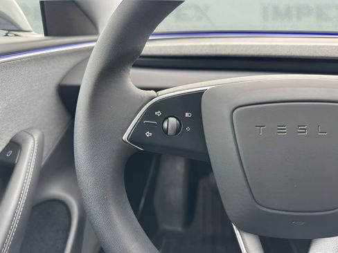 Used 2025 Tesla Model 3 Long Range image 16