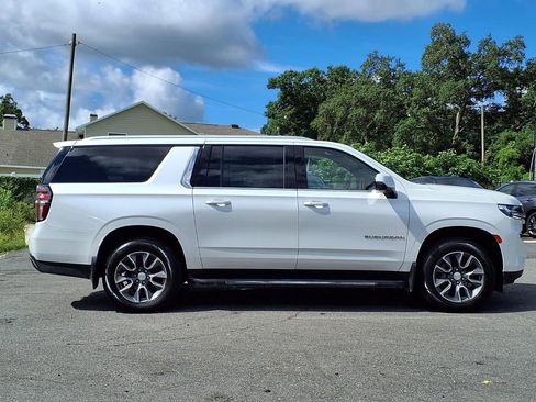 Used 2022 Chevrolet Suburban LT w/ Luxury Package AWD/4WD image 8