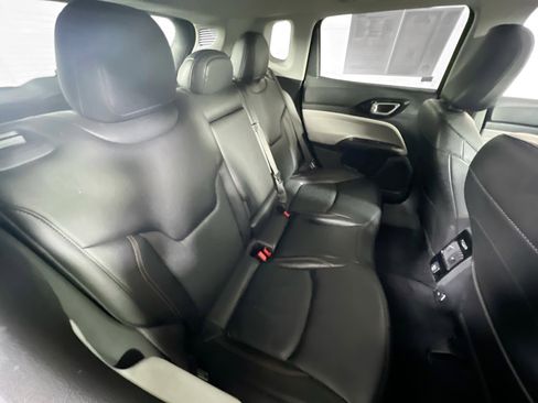 Used 2022 Jeep Compass Limited image 24