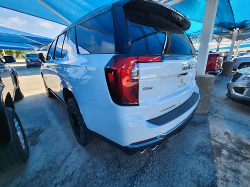 Used 2025 GMC Yukon AT4 w/ AT4 Premium Package AWD/4WD image 3