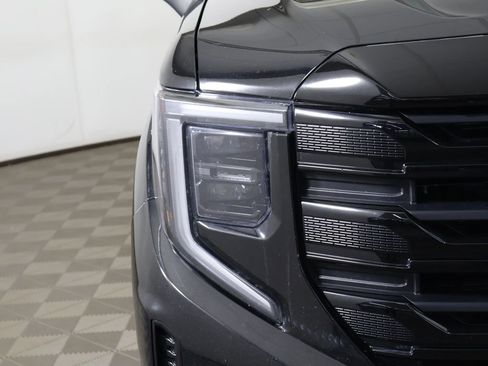 Used 2023 GMC Sierra 1500 Elevation AWD/4WD image 12