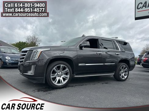 Used 2016 Cadillac Escalade Luxury image 2