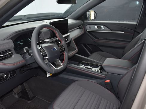 New 2026 Ford Explorer ST-Line w/ ST-Line Street Pack AWD/4WD image 8