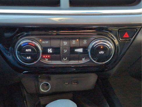 Used 2024 Chevrolet Trax ACTIV w/ Sunroof Package image 23