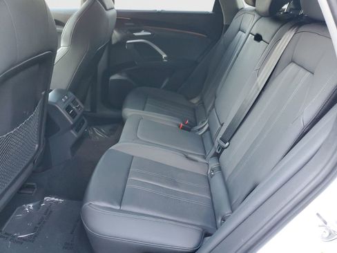 Used 2025 Audi Q5 Premium Plus w/ Premium Plus image 15