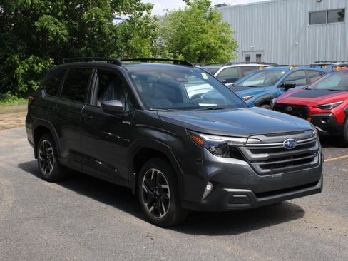 New 2026 Subaru Forester Touring AWD/4WD image 3