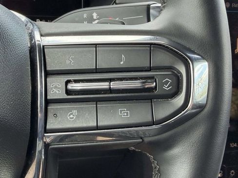 Used 2025 GMC Acadia Elevation FWD image 30