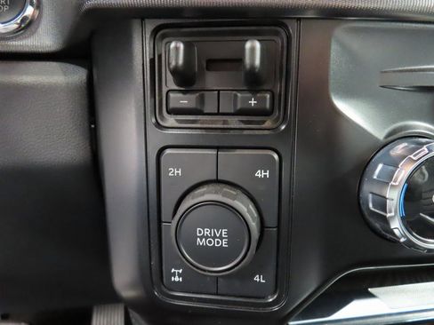 Used 2025 Ford F250 Platinum w/ FX4 Off-Road Package image 68