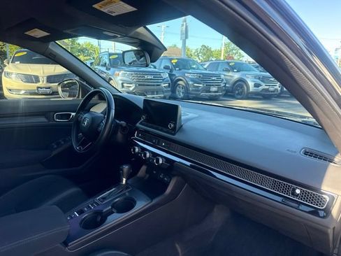 Used 2023 Honda Civic Sport image 12