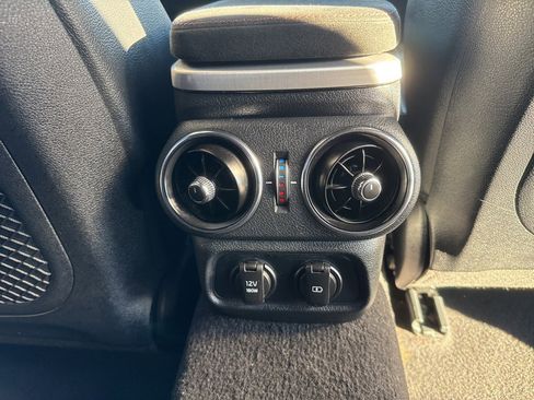 Used 2019 Kia Stinger GTS image 24