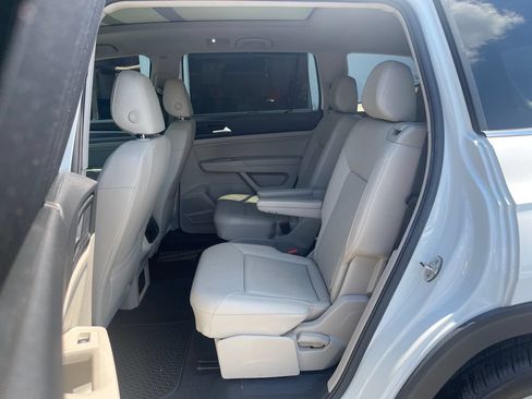 Used 2021 Volkswagen Atlas SEL w/ Atlas Adventure Package AWD/4WD image 14