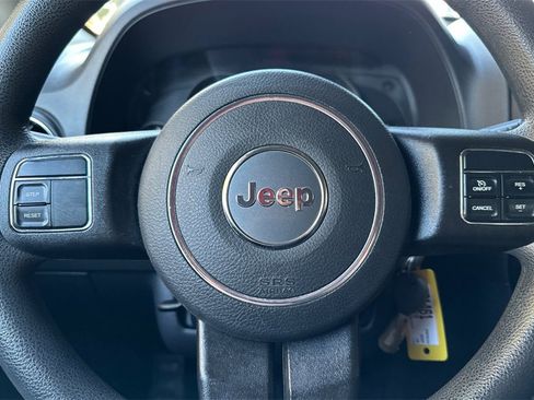 Used 2016 Jeep Patriot Sport image 23