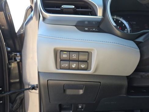 Used 2021 Toyota Highlander Platinum image 25