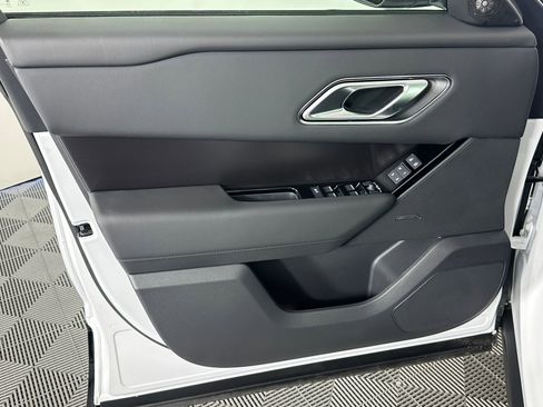 New 2026 Land Rover Range Rover Velar Dynamic SE image 11