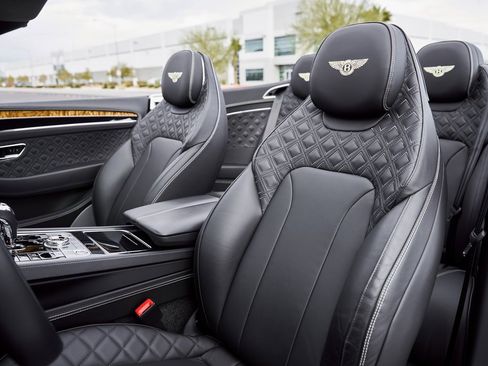 Used 2022 Bentley Continental GT image 38