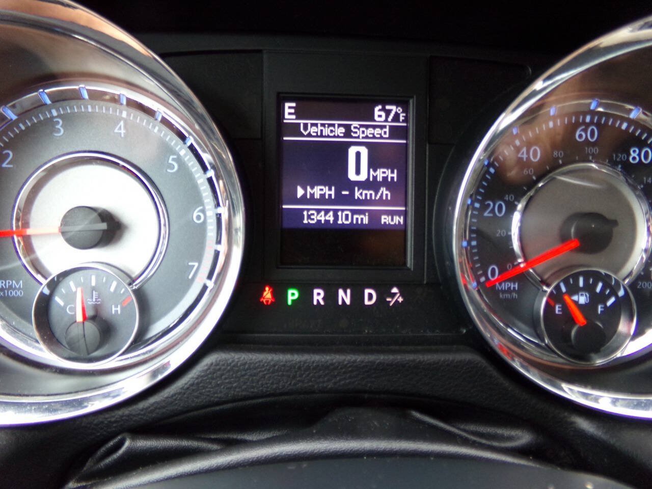 Used 2013 Chrysler Town & Country Touring FWD image 52
