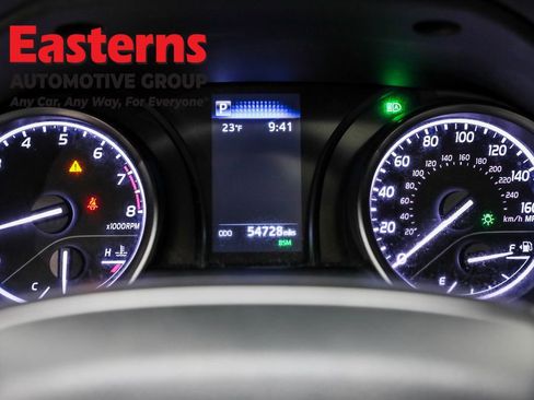 Used 2024 Toyota Camry SE w/ Cold Weather Package image 17