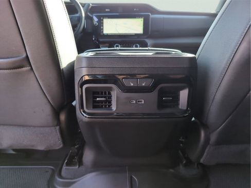 Used 2024 GMC Sierra 2500 AT4 w/ Technology Package AWD/4WD image 14