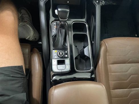 Used 2022 Kia Telluride SX w/ SX Prestige Package image 40