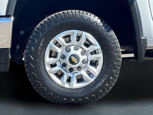 Used 2021 Chevrolet Silverado 2500 LT image 28