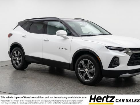 Used 2025 Chevrolet Blazer LT FWD image 1