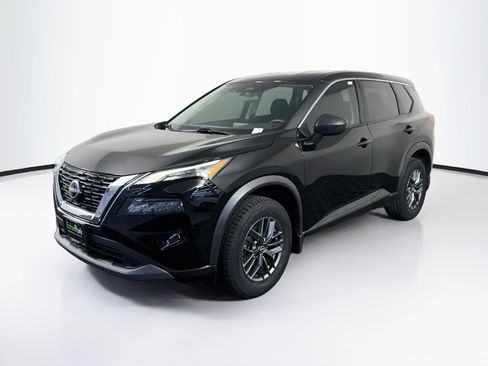 Used 2023 Nissan Rogue S FWD image 3