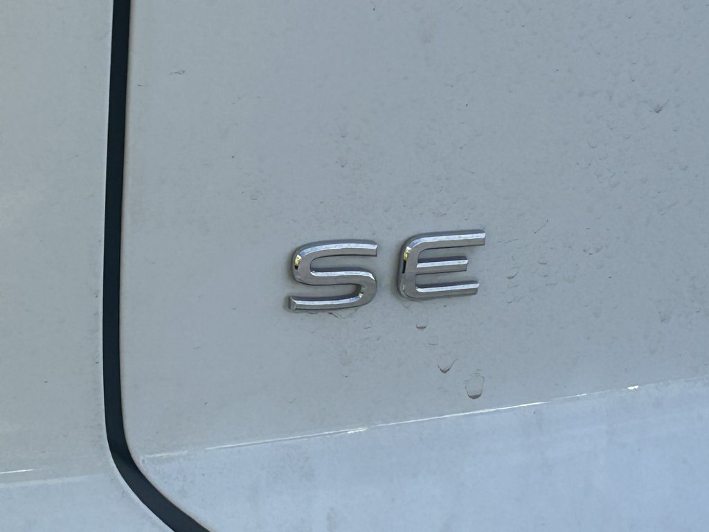 Used 2023 Volkswagen Atlas Cross Sport SE AWD/4WD image 6