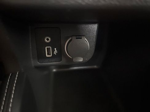 Used 2018 Nissan Kicks SV image 53