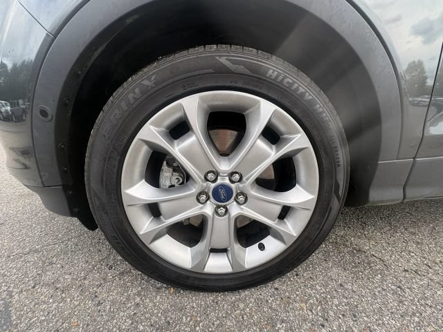 Used 2015 Ford Escape Titanium w/ Equipment Group 301A AWD/4WD image 9