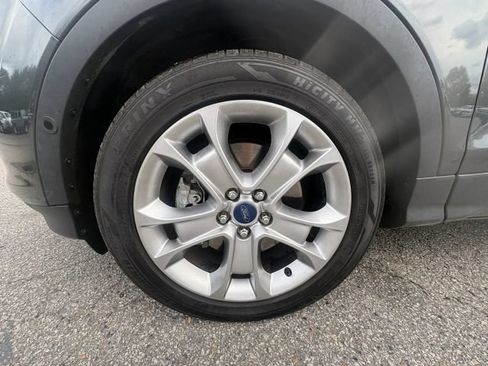 Used 2015 Ford Escape Titanium w/ Equipment Group 301A AWD/4WD image 9