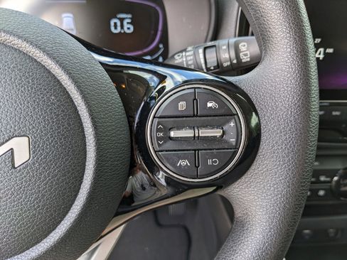 Used 2023 Kia Soul S image 38