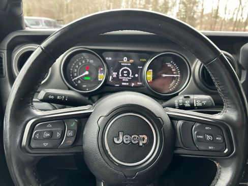 Used 2023 Jeep Wrangler Unlimited w/ Cold Weather Group image 19