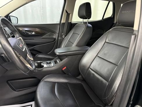Used 2018 GMC Terrain Denali w/ LPO, 'HIT The Road' Package AWD/4WD image 9