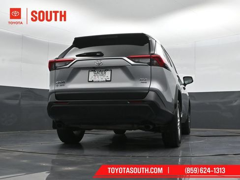 Used 2021 Toyota RAV4 XLE AWD/4WD image 34