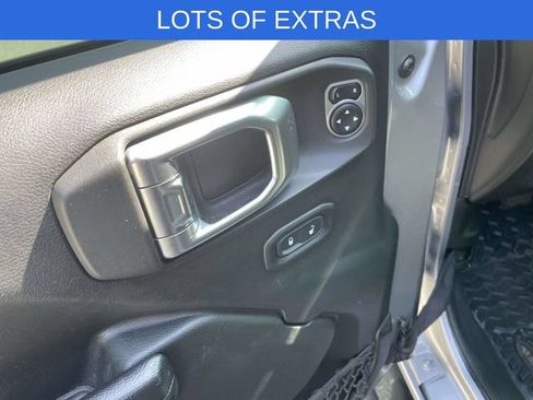 Used 2018 Jeep Wrangler Sport AWD/4WD image 20