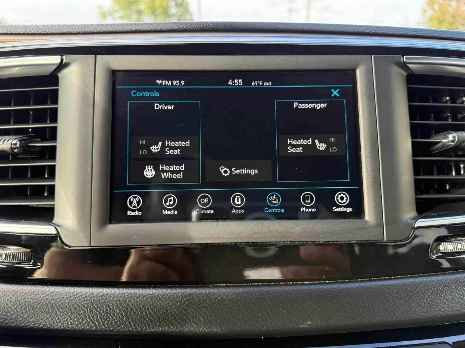 Used 2019 Chrysler Pacifica Touring-L FWD image 34