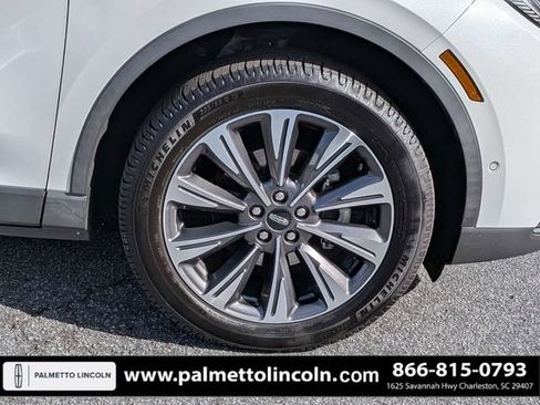 Used 2022 Lincoln Corsair Reserve w/ Equipment Group 201A FWD image 11