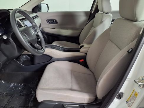Used 2018 Honda HR-V LX image 19