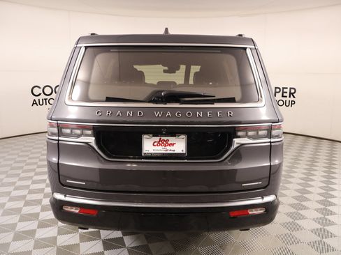 Used 2023 Jeep Grand Wagoneer Series III AWD/4WD image 25