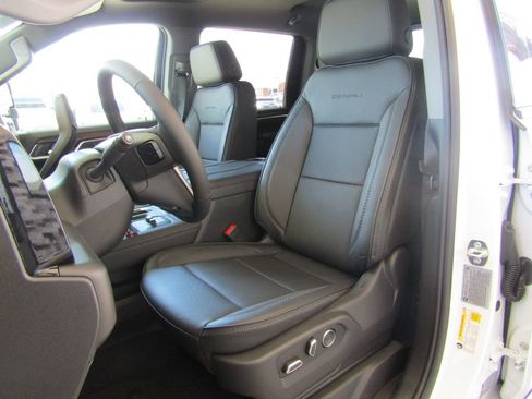 New 2026 GMC Sierra 3500 Denali w/ Technology Package AWD/4WD image 28