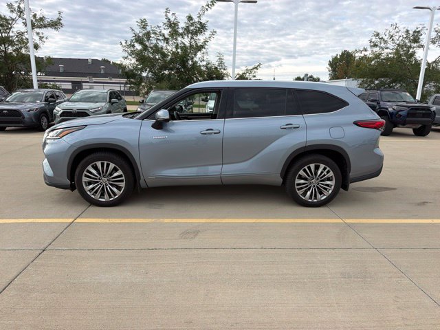 Used 2020 Toyota Highlander Platinum AWD/4WD image 4