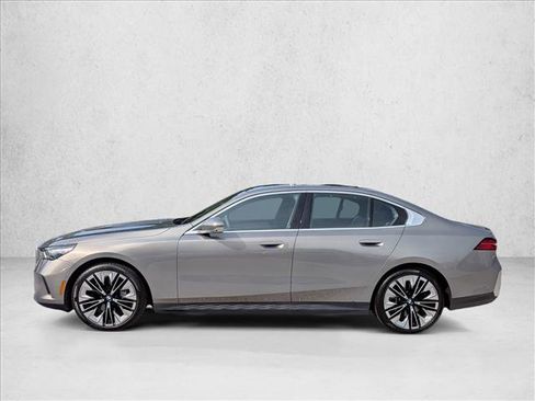 Certified 2026 BMW 540i xDrive AWD/4WD image 9